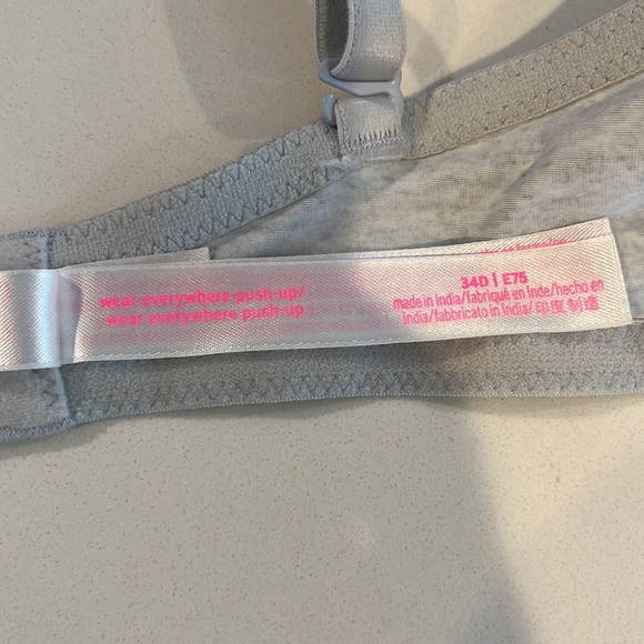 PINK Victoria Secret Bras - Picture 5 of 5